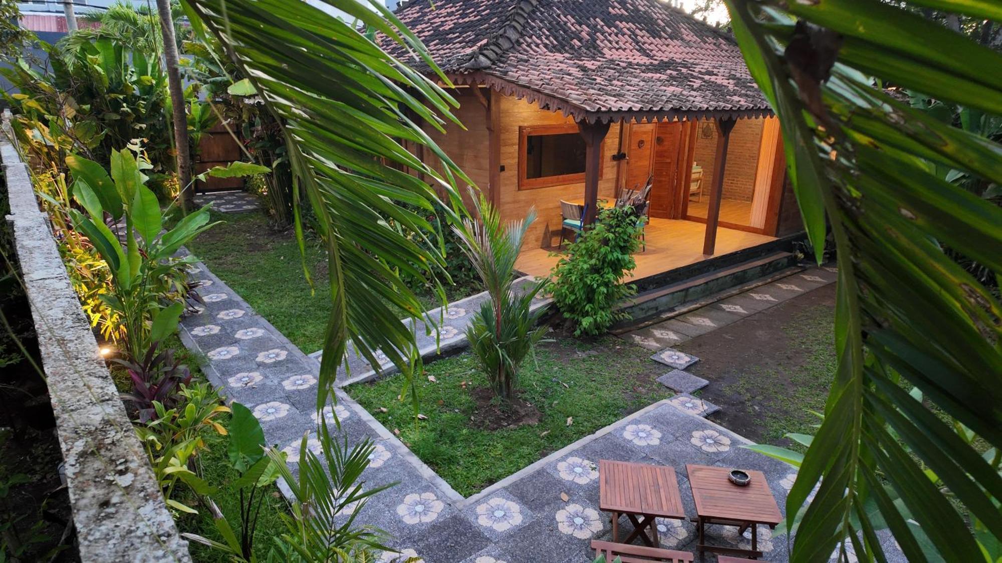 Private Joglo In Heart Of Sanur Villa Exterior photo